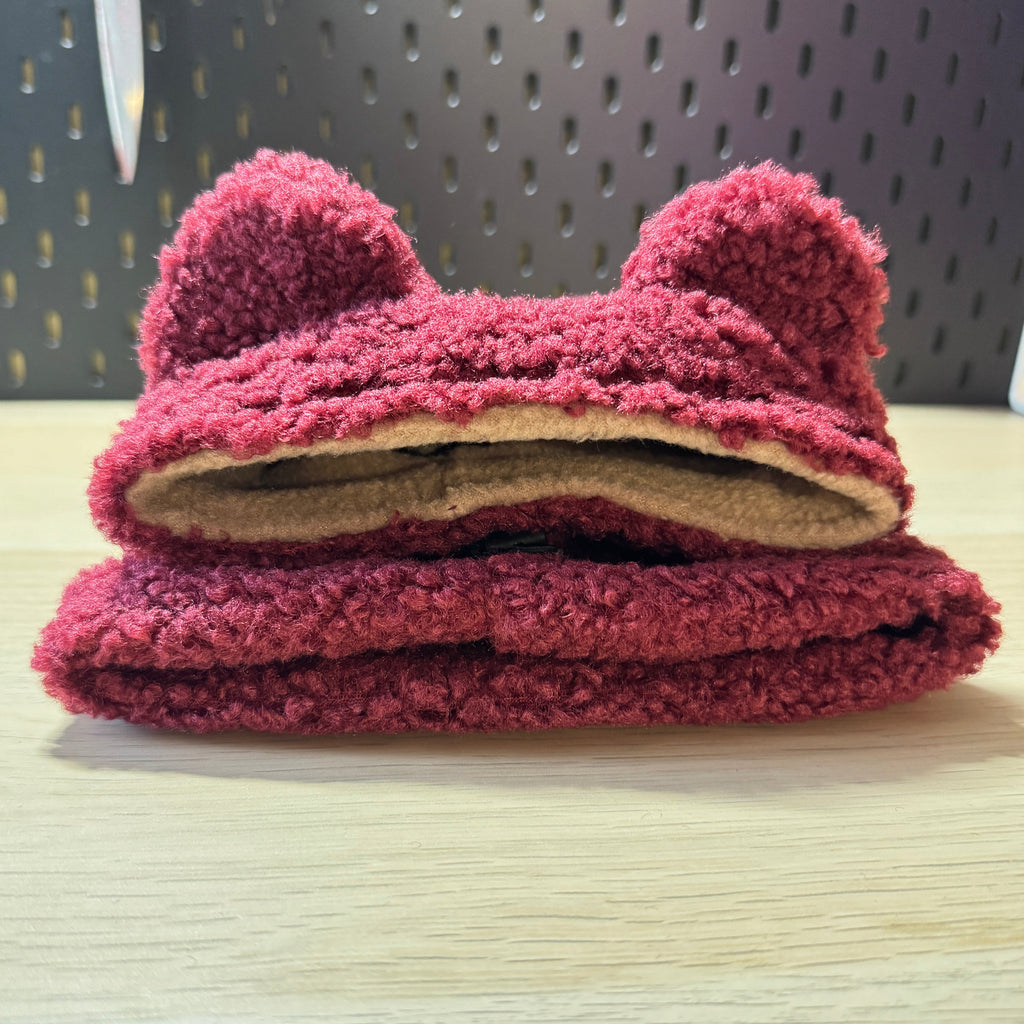 Red Teddy snood (M)